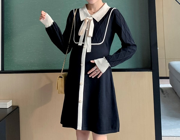 Ženska haljina za trudnice s dugmićima i dugim rukavima