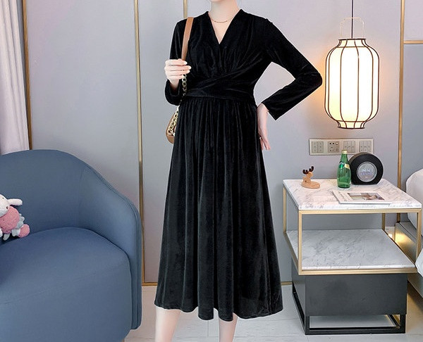 Ženska duga haljina jednobojni model za trudnice