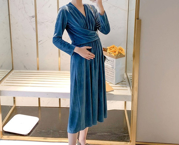 Ženska duga haljina jednobojni model za trudnice