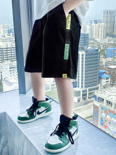 Dječje kratke hlače za dječake u crnoj boji sa grbom