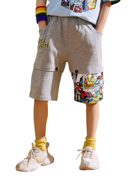 Dječje kratke hlače prikladne za svakodnevnu upotrebu sa šarenim aplikacijama i džepovima