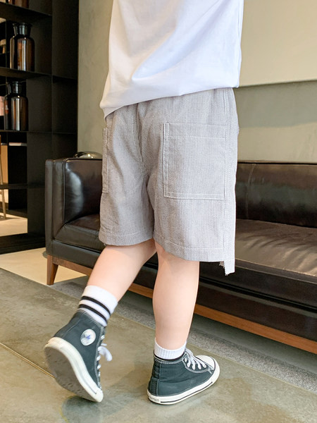 Μοντέρνα παιδικά σορτς με κορδόνια