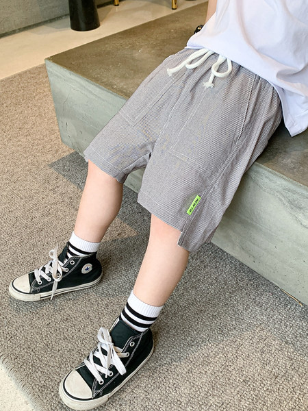 Μοντέρνα παιδικά σορτς με κορδόνια