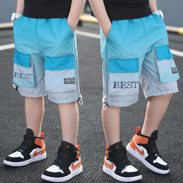 Παιδικά σορτς με τσέπες και κορδόνια