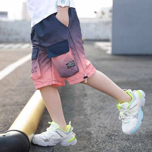 Παιδικά σορτς με τσέπες και κορδόνια