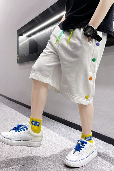 Dječje kratke hlače za dječake s gumbima u boji