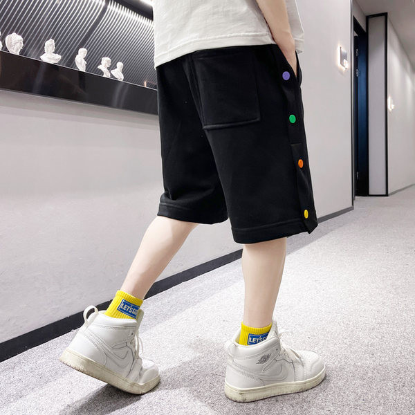 Dječje kratke hlače za dječake s gumbima u boji