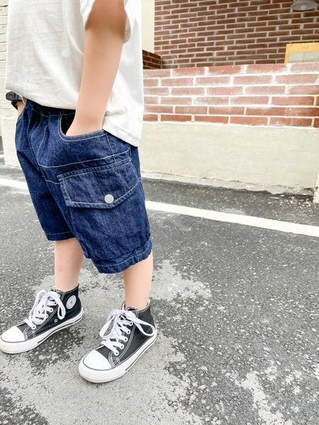 Παιδικά σορτς με τσέπες για αγόρια