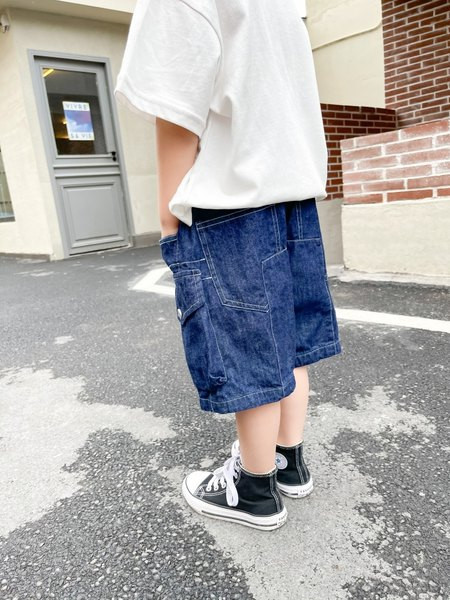 Παιδικά σορτς με τσέπες για αγόρια