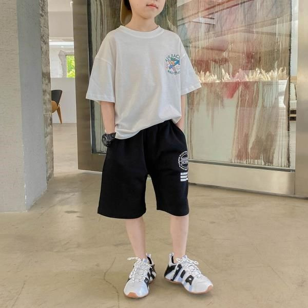 Παιδικά σορτς με ελαστική μέση και τσέπες σε μαύρο και γκρι χρώμα