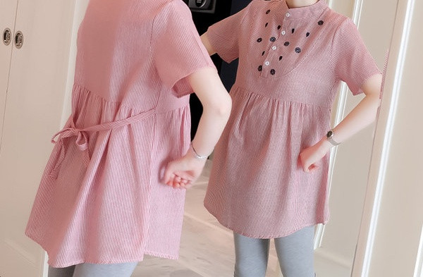 Μοντέρνα γυναικεία ριγέ μπλούζα για έγκυες γυναίκες