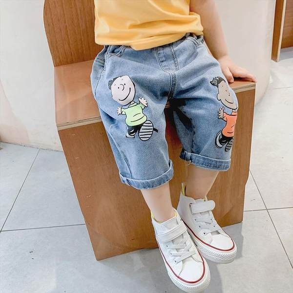 Παιδικά σορτς με απλικέ και ελαστική μέση