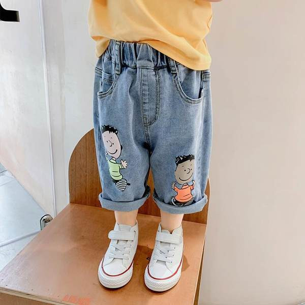 Παιδικά σορτς με απλικέ και ελαστική μέση