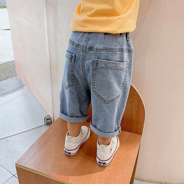 Παιδικά σορτς με απλικέ και ελαστική μέση