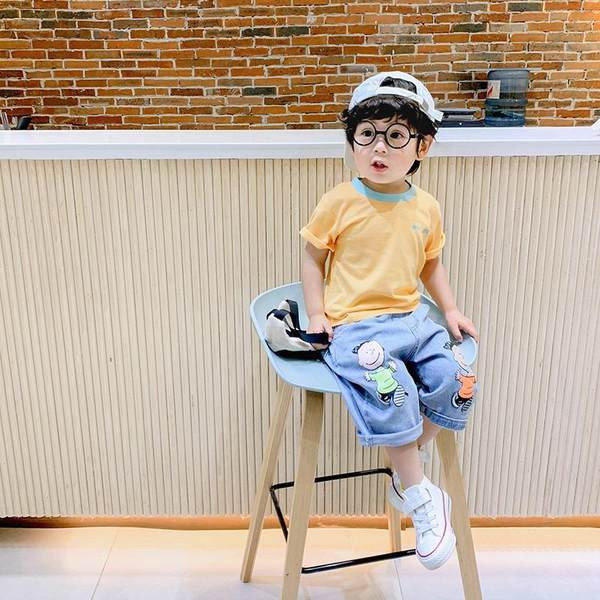 Παιδικά σορτς με απλικέ και ελαστική μέση