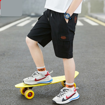 Dječje kratke hlače s vezicama i džepovima dužine 3/4