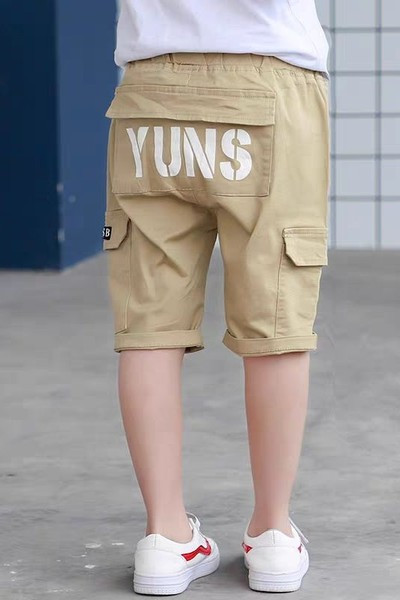 Dječje kratke hlače s natpisom i džepovima - dva modela