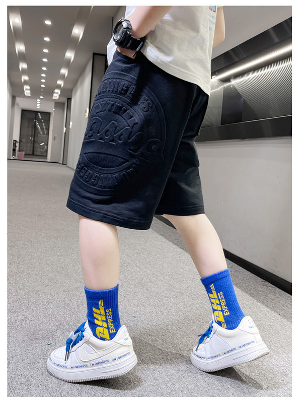 Νέο μοντέλο κοντά σορτς για αγόρια με εφαρμογή 3D σε μαύρο και γκρι χρώμα