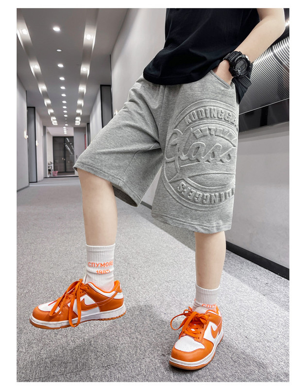 Νέο μοντέλο κοντά σορτς για αγόρια με εφαρμογή 3D σε μαύρο και γκρι χρώμα