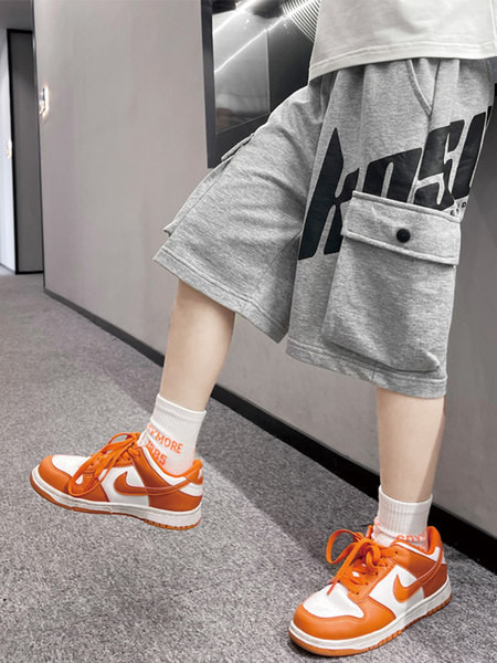 Νέο μοντέλο παιδικά σορτς για αγόρια με μήκος 3/4 με ογκώδεις τσέπες