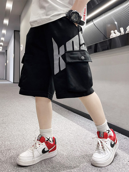 Νέο μοντέλο παιδικά σορτς για αγόρια με μήκος 3/4 με ογκώδεις τσέπες