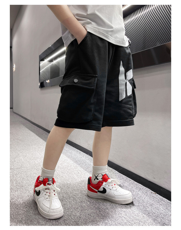 Νέο μοντέλο παιδικά σορτς για αγόρια με μήκος 3/4 με ογκώδεις τσέπες