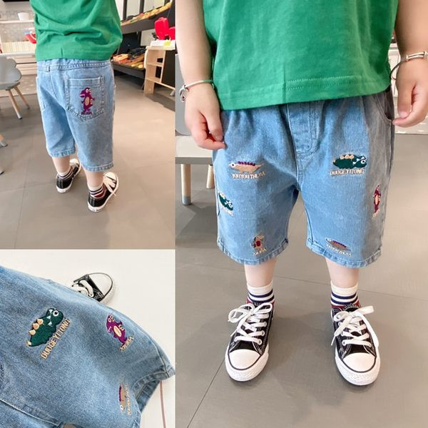 Pašreizējie īsie džinsi ar izšuvumu - zēniem