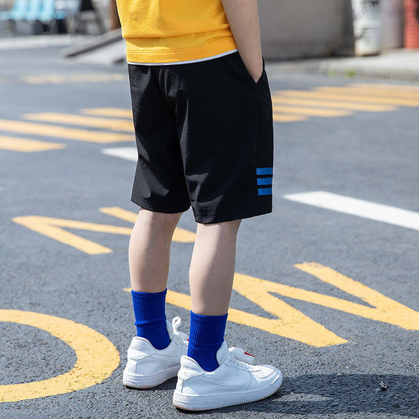 Dječje kratke hlače s džepovima i natpisom -3/4 dužine