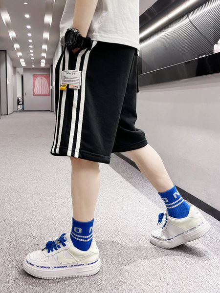 Bērnu vasaras šorti ar aplikāciju un dubultu apmali