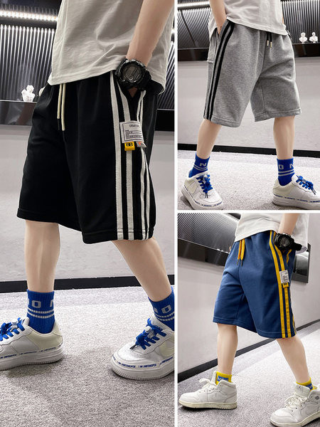 Bērnu vasaras šorti ar aplikāciju un dubultu apmali