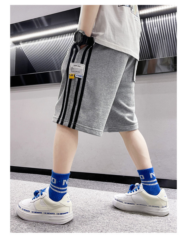 Bērnu vasaras šorti ar aplikāciju un dubultu apmali