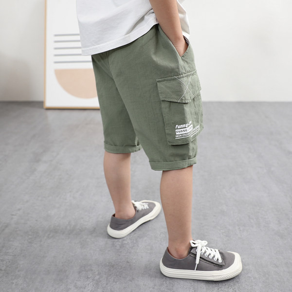 Ljetne 3/4 hlače s velikim džepovima