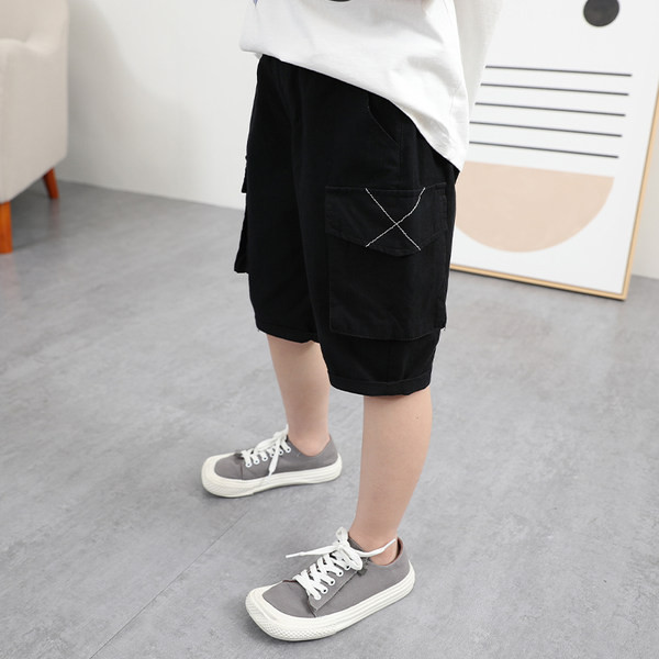 Ljetne 3/4 hlače s velikim džepovima