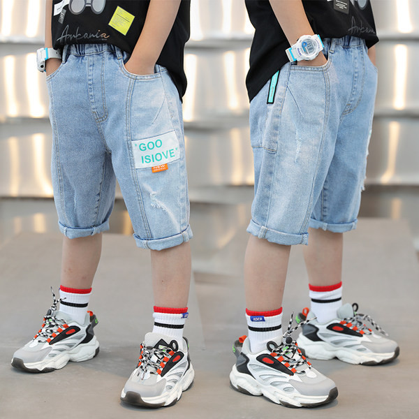 Dječje 3/4 traperice s džepovima i aplikacijom