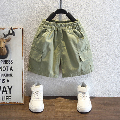 Sieviešu šorti ar elastīgu jostasvietu baltā un melnā krāsā