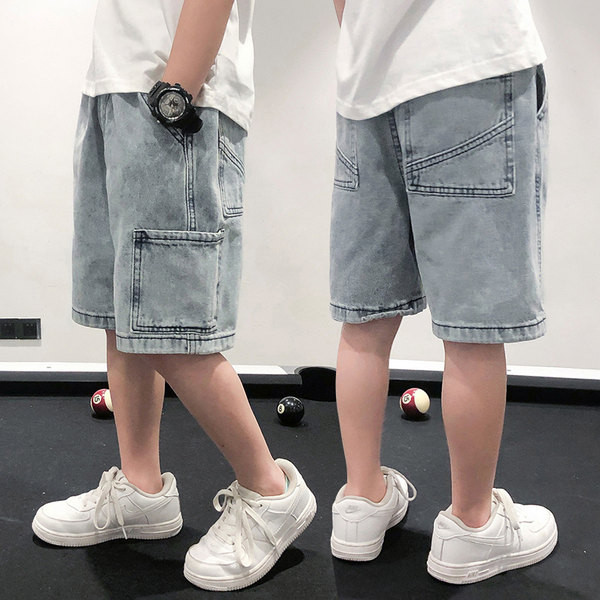 Дънкови 3/4 панталони с джобове в син цвят подходящи за момчета 