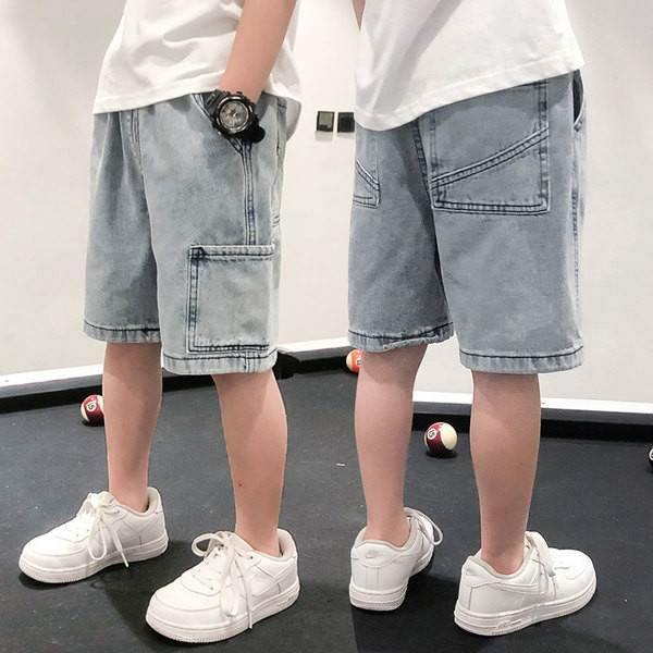 Дънкови 3/4 панталони с джобове в син цвят подходящи за момчета 