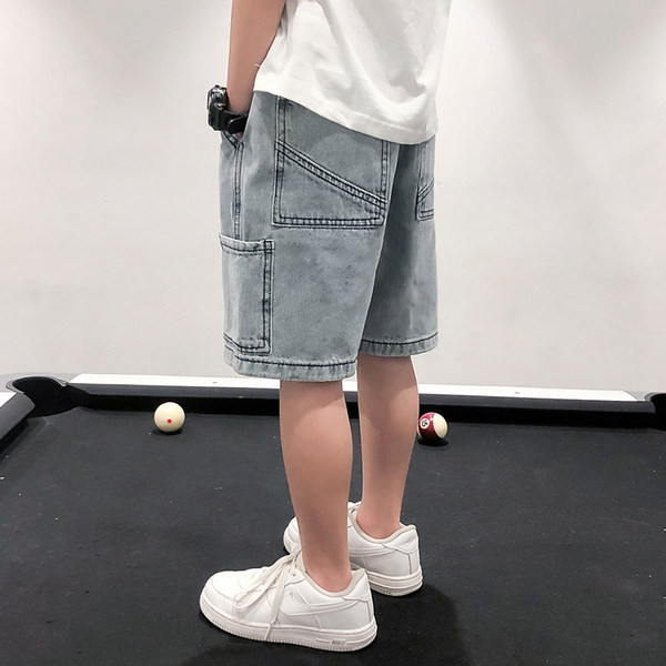 Дънкови 3/4 панталони с джобове в син цвят подходящи за момчета 