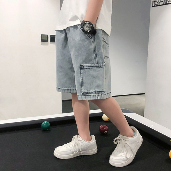 Дънкови 3/4 панталони с джобове в син цвят подходящи за момчета 