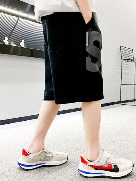 Нов модел детски панталони с надписи и джобове