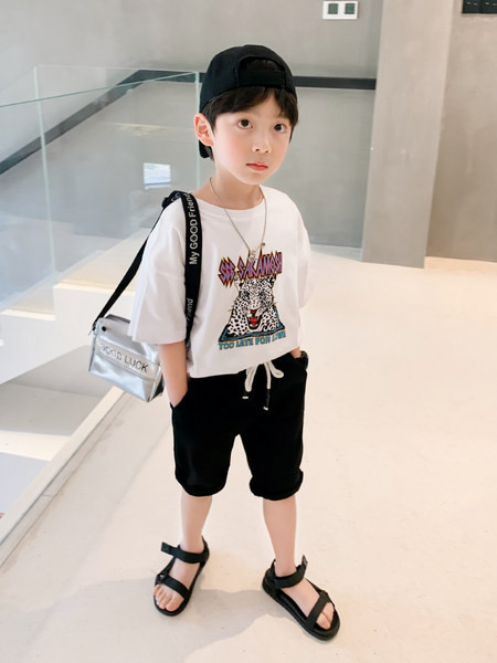 Детски летни къси панталони с джобове и връзки