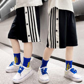 Къси детски панталони с кант подходящи за момчета