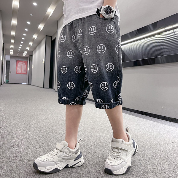 Детски къси панталони с апликация и джобове в сив цвят 