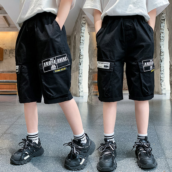 Детски къси панталони с надписи в черен и бял цвят 