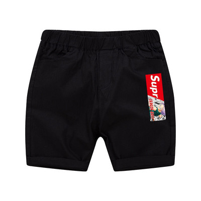 Къси летни панталони с цветна апликация