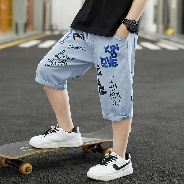 Детски дънкови панталони с надписи и джобове 