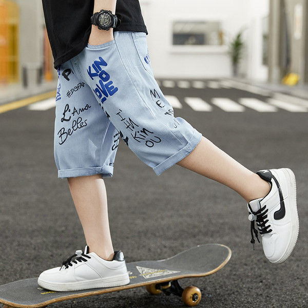 Детски дънкови панталони с надписи и джобове 