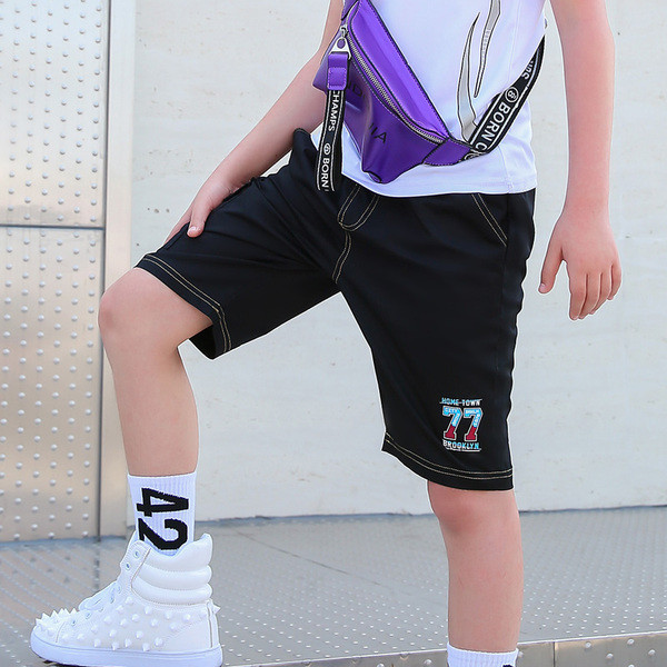 Къси летни панталони с цветна апликация и ластична талия