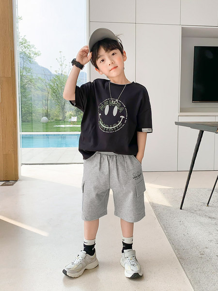 Детски летни къси панталони с апликация 