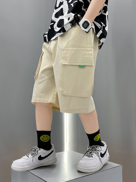 Детски летни шорти за момчета в широк модел с еластична талия